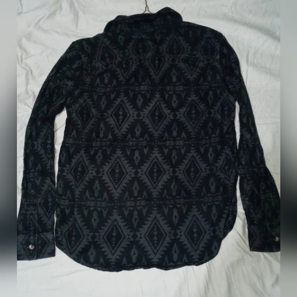 Boy's Arizona The Original Jean Co. Black Long-Sleeve Button Down Shirt Large - Picture 3 of 3